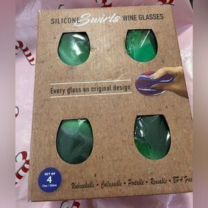 NIB green Silicone Swirls Green Wine Glasses Set of 4